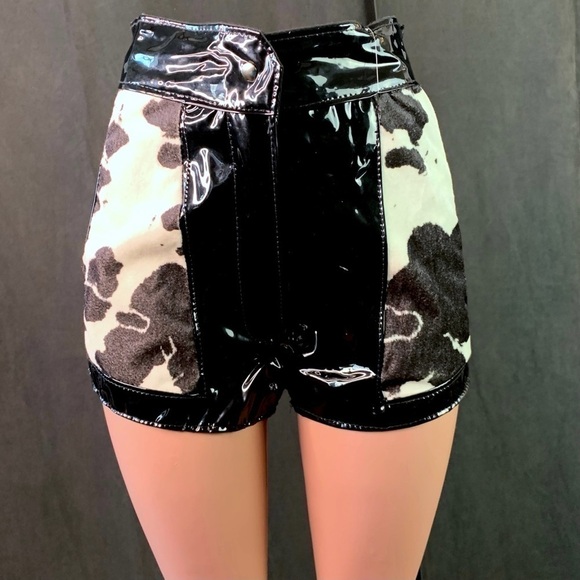 M. LEVAC COW PRINT SHORT VINYL BLACK WHITE MINI SHORT HIGH RISE HANDMADE LARGE - Picture 5 of 17